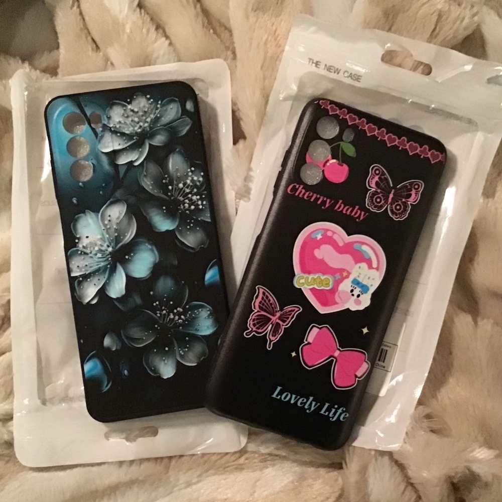 Pair of Moto G 2022 Jelly phone cases